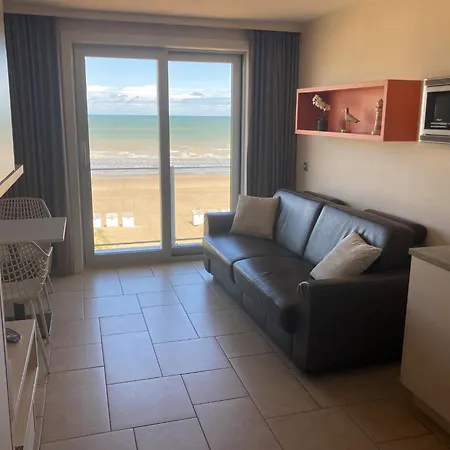 In By The Nieuwpoort